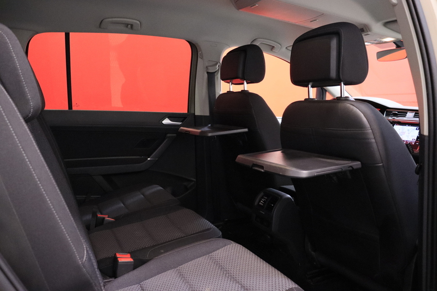 Volkswagen Touran vaihtoauto