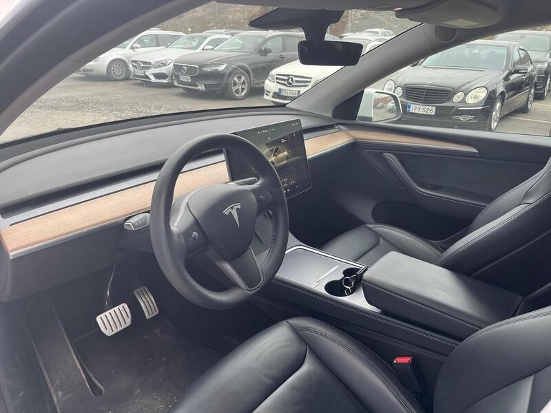 Tesla Model Y vaihtoauto