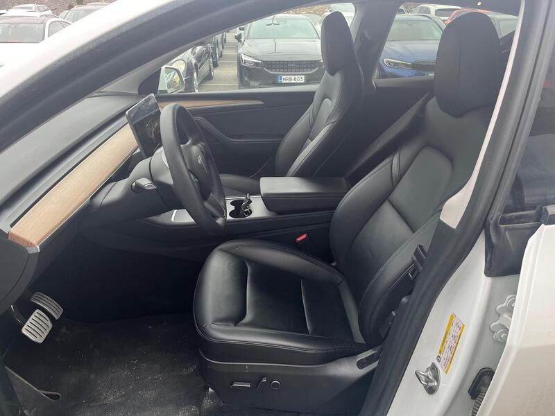 Tesla Model Y vaihtoauto