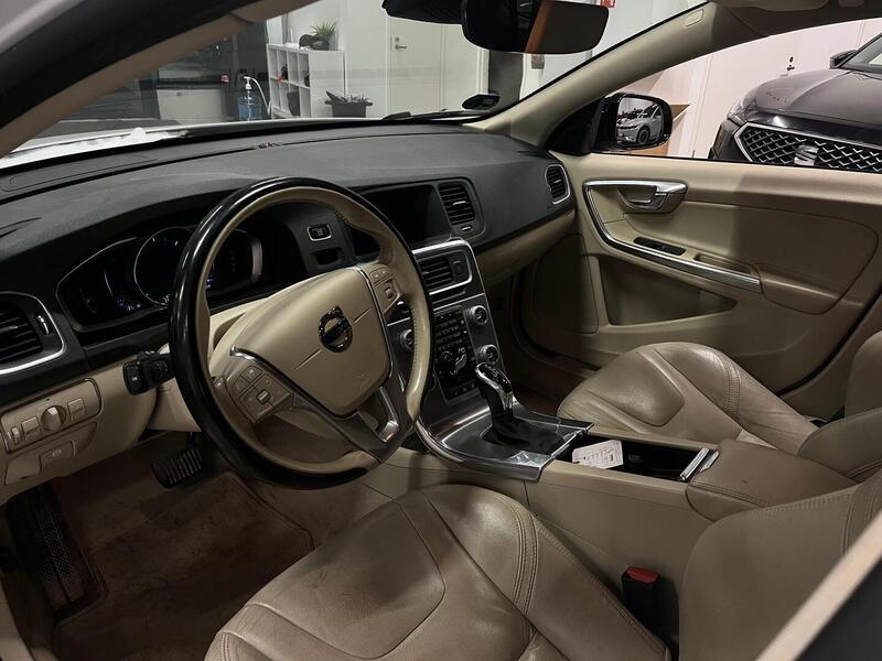 Volvo V60 Cross Country vaihtoauto