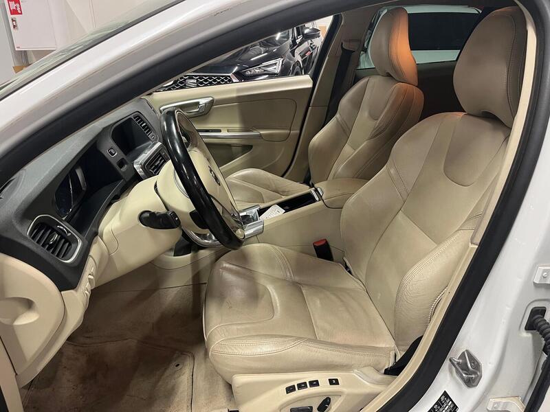 Volvo V60 Cross Country vaihtoauto