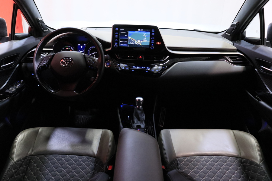 Toyota C-HR vaihtoauto