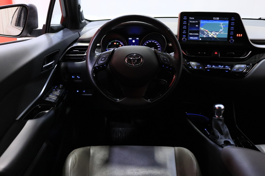 Toyota C-HR vaihtoauto
