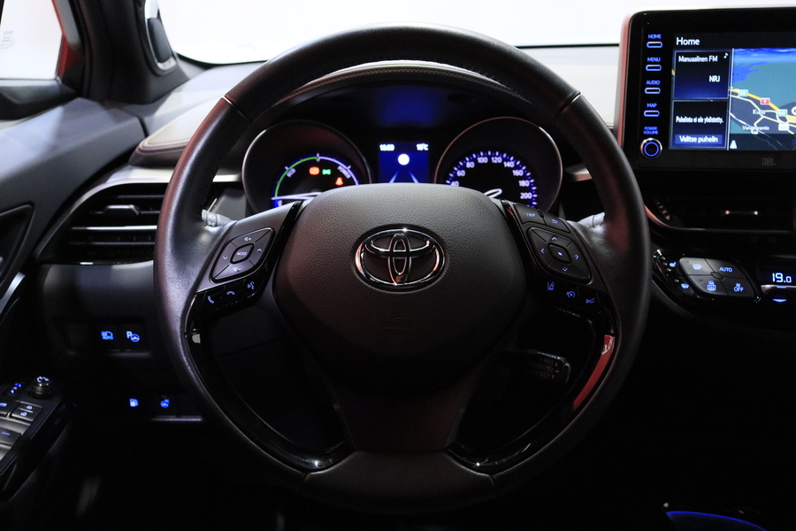 Toyota C-HR vaihtoauto