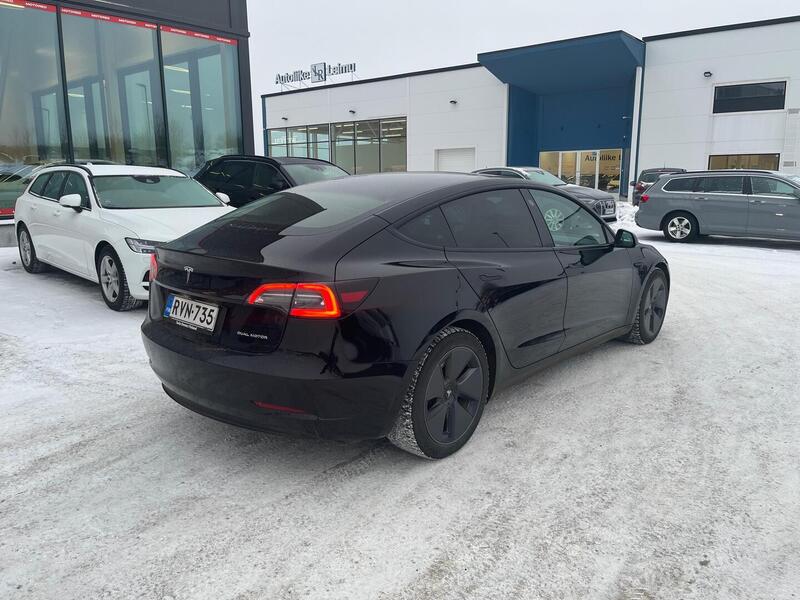 Tesla Model 3 vaihtoauto