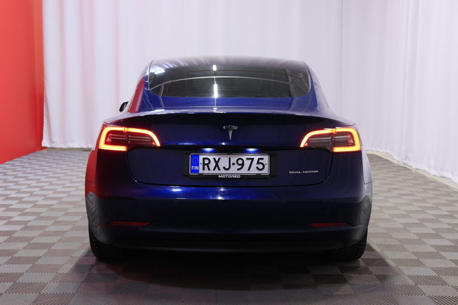 Tesla Model 3 vaihtoauto