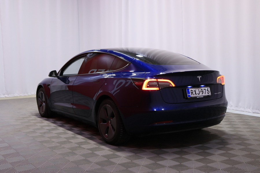 Tesla Model 3 vaihtoauto