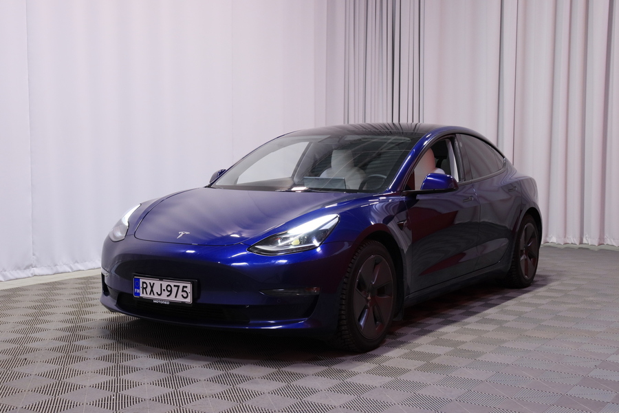 Tesla Model 3 vaihtoauto