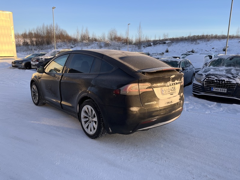 Tesla Model X vaihtoauto