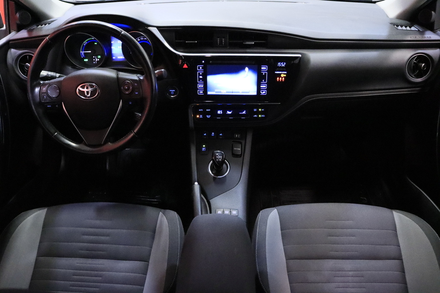 Toyota Auris vaihtoauto