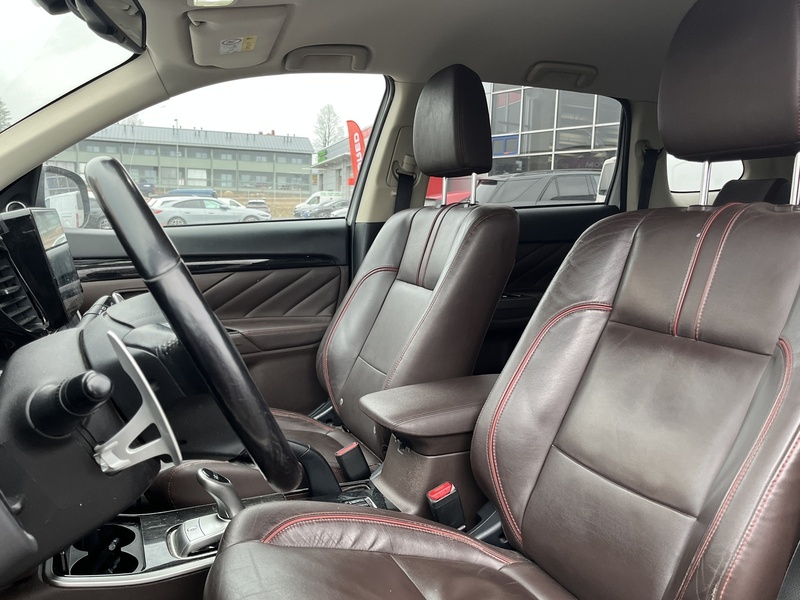 Mitsubishi Outlander PHEV vaihtoauto