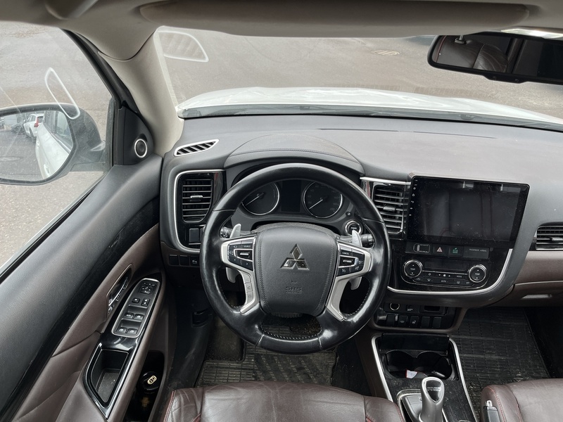 Mitsubishi Outlander PHEV vaihtoauto