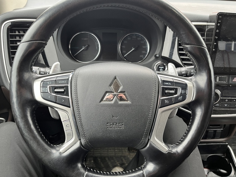 Mitsubishi Outlander PHEV vaihtoauto