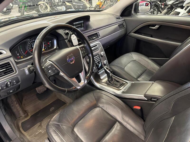 Volvo V70 vaihtoauto