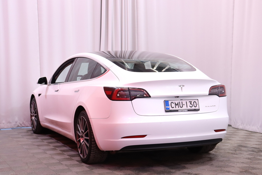 Tesla Model 3 vaihtoauto