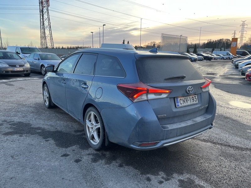 Toyota Auris vaihtoauto