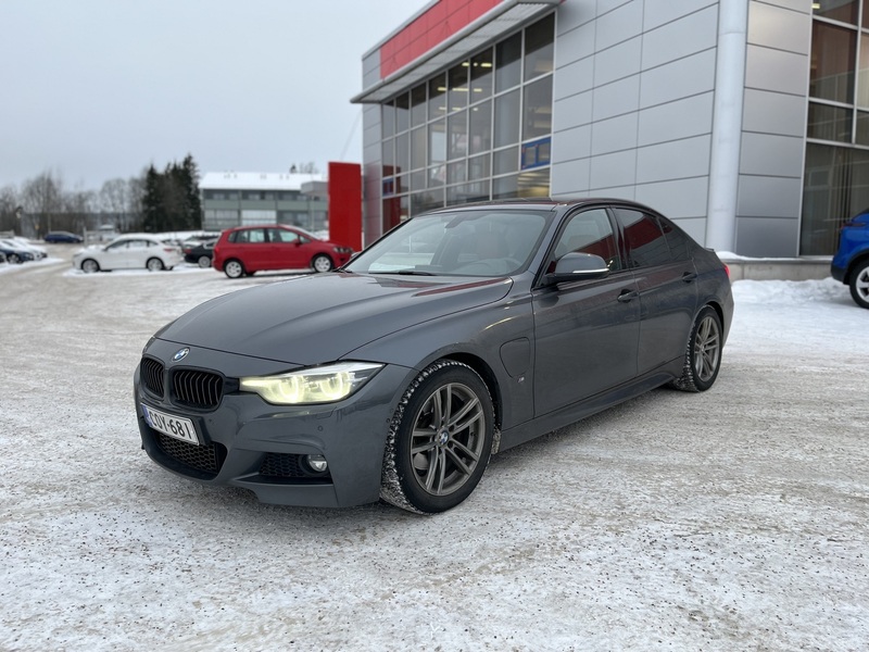 BMW 330 vaihtoauto