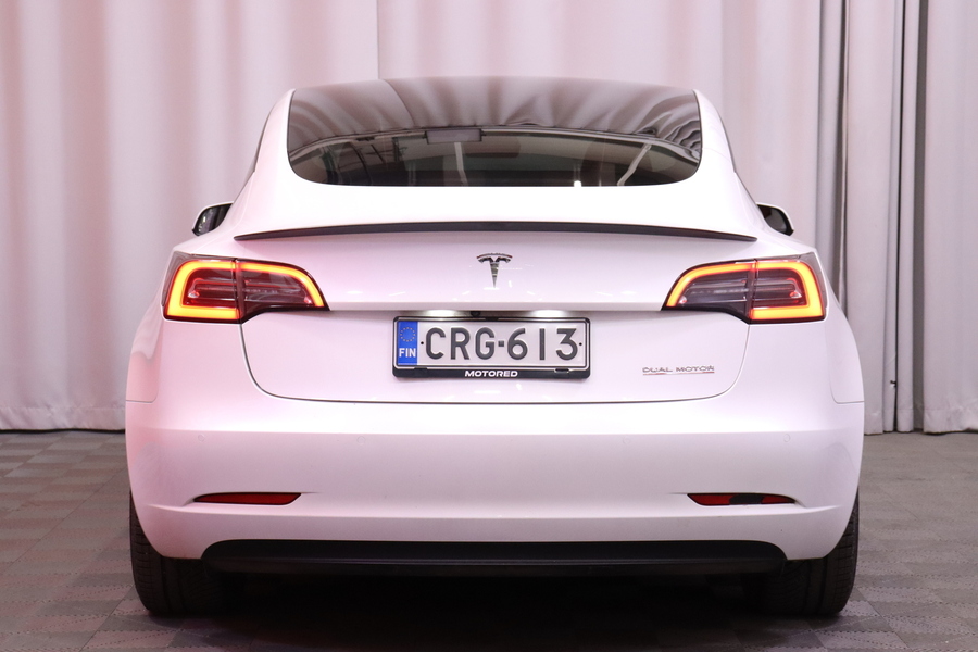 Tesla Model 3 vaihtoauto