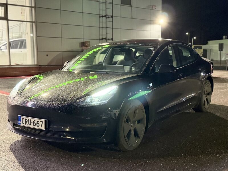 Tesla Model 3 vaihtoauto