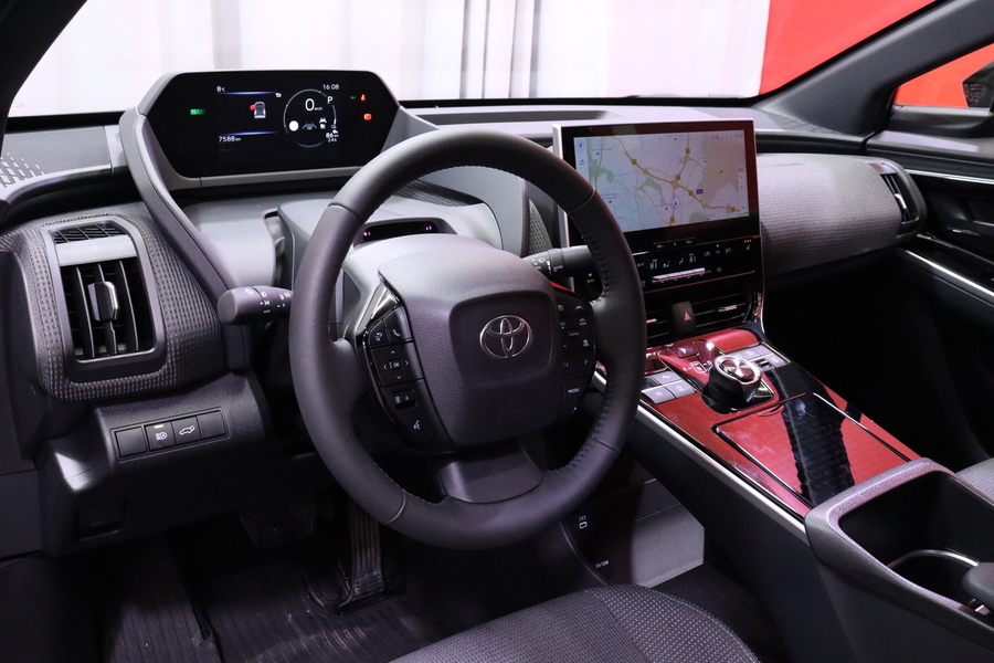 Toyota bZ4X vaihtoauto