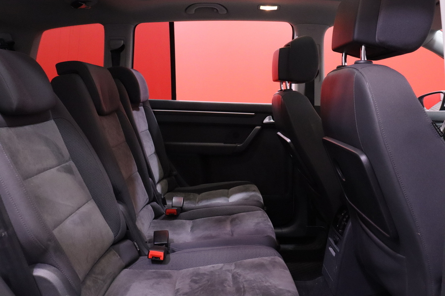 Volkswagen Touran vaihtoauto