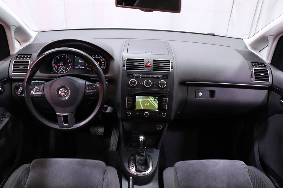 Volkswagen Touran vaihtoauto
