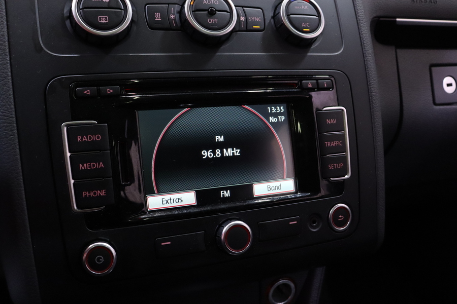 Volkswagen Touran vaihtoauto