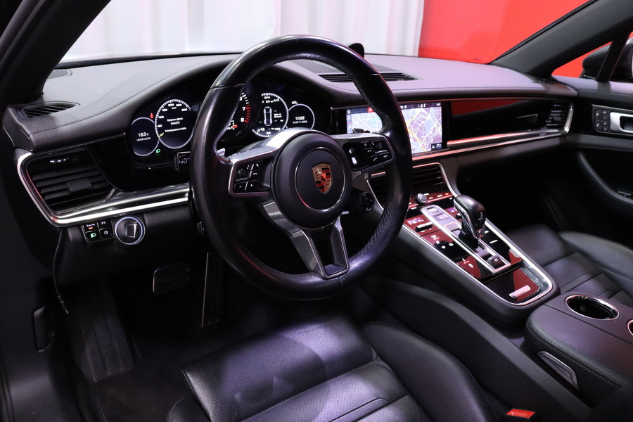 Porsche Panamera vaihtoauto