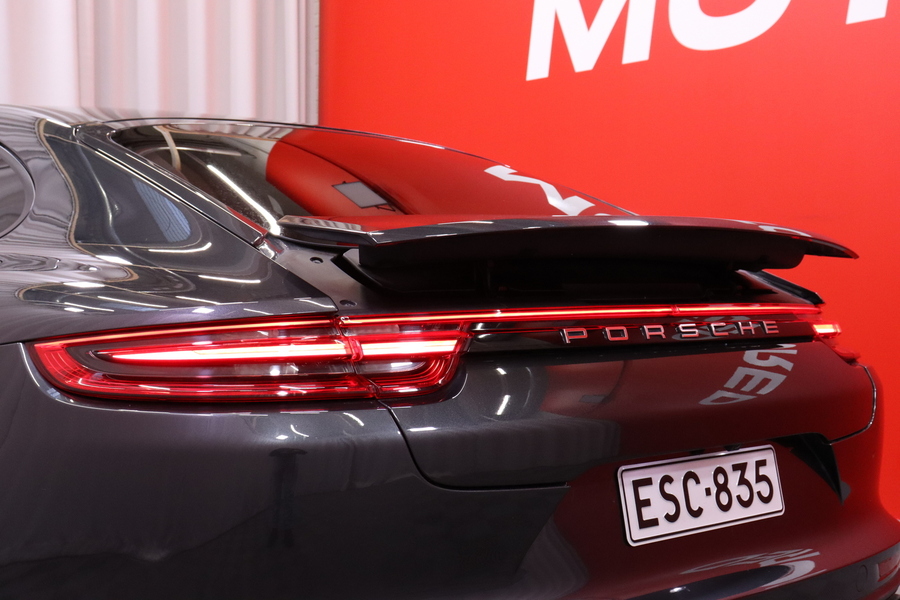 Porsche Panamera vaihtoauto