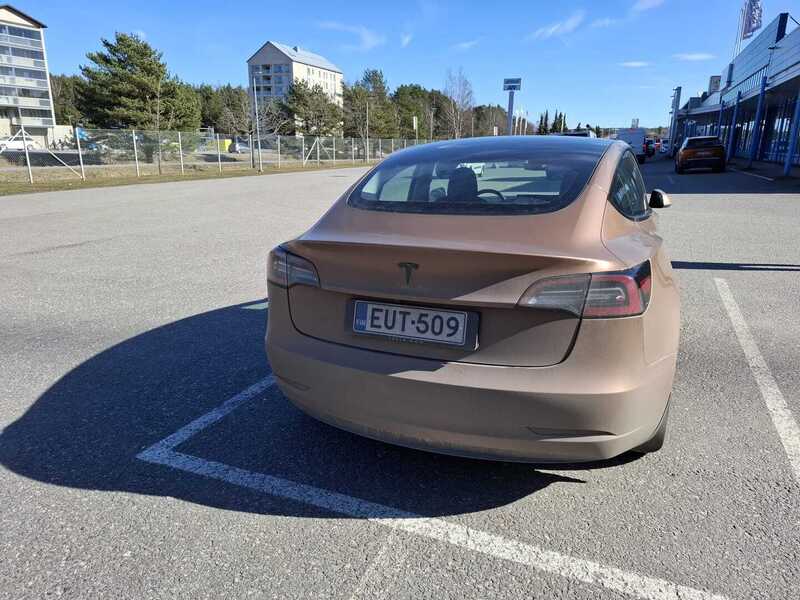 Tesla Model 3 vaihtoauto