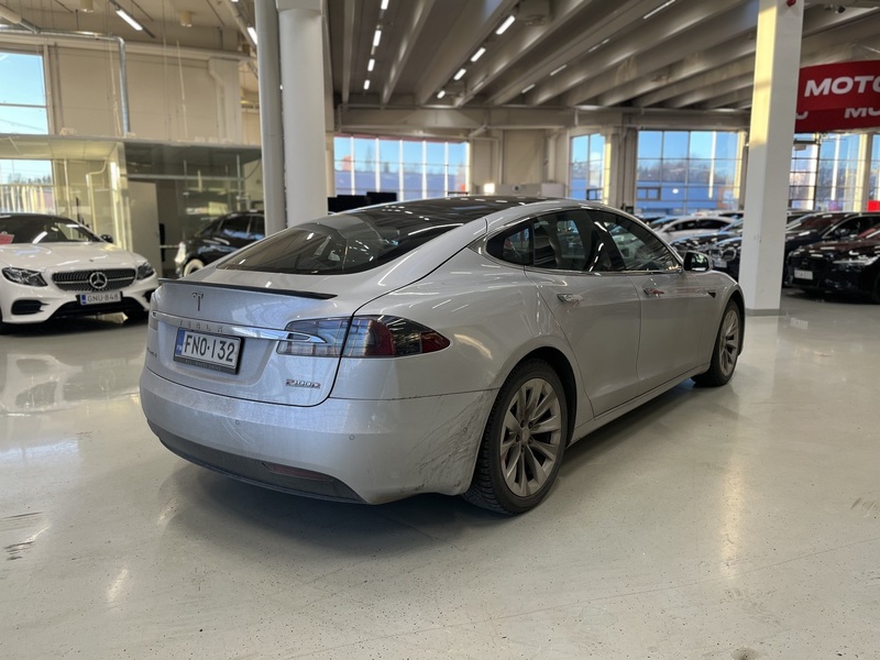 Tesla Model S vaihtoauto