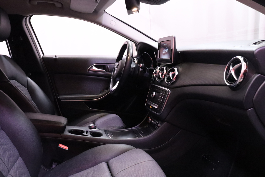 Mercedes-Benz GLA vaihtoauto