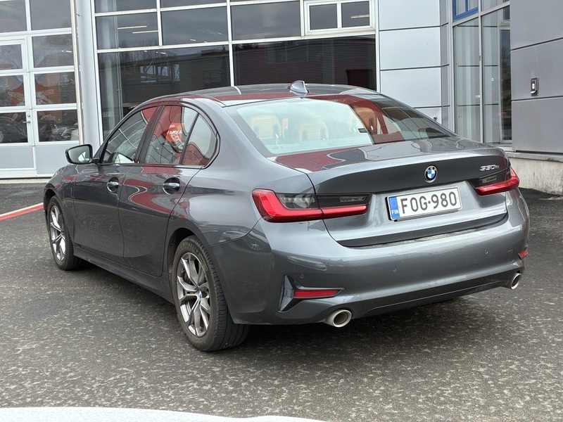 BMW 330 vaihtoauto