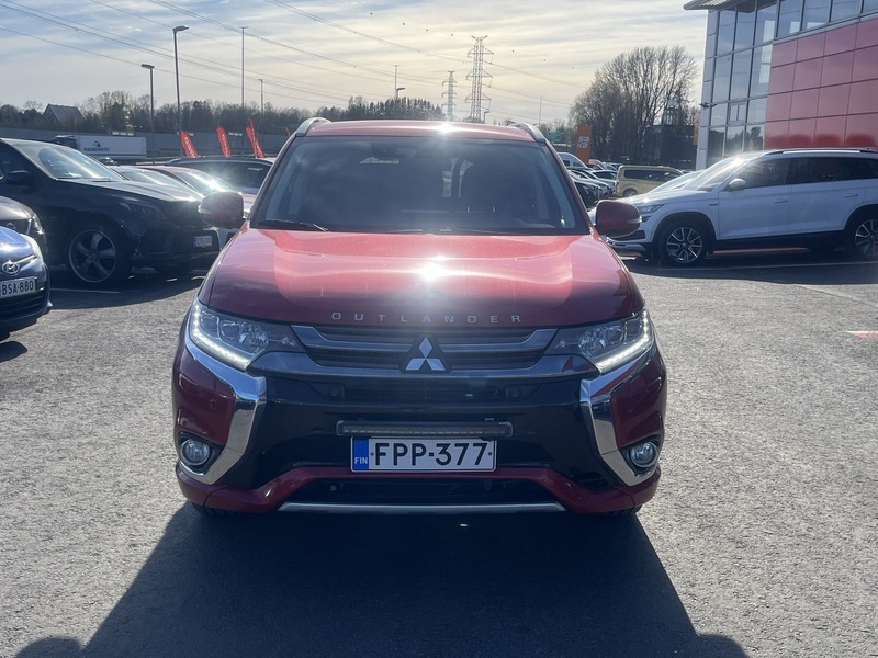 Mitsubishi Outlander PHEV vaihtoauto
