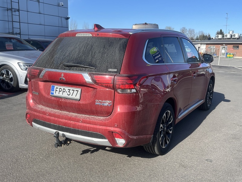 Mitsubishi Outlander PHEV vaihtoauto
