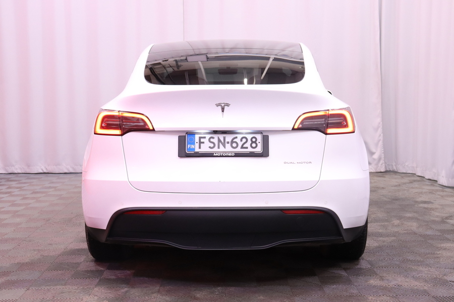 Tesla Model Y vaihtoauto