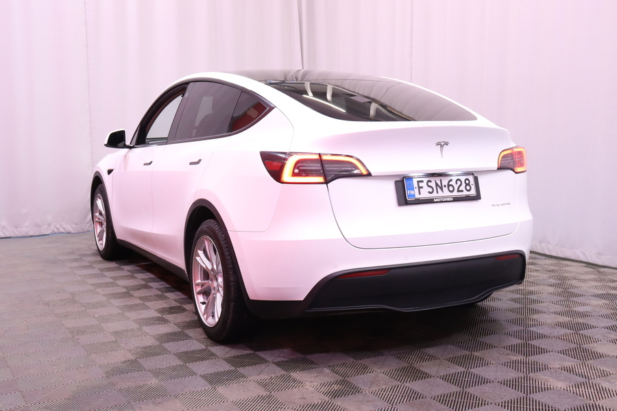 Tesla Model Y vaihtoauto