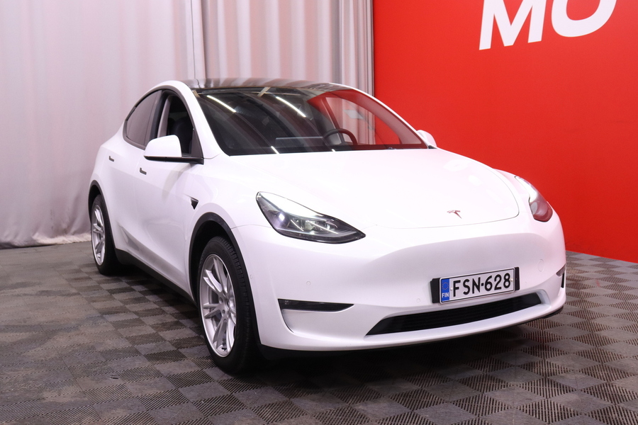 Tesla Model Y vaihtoauto