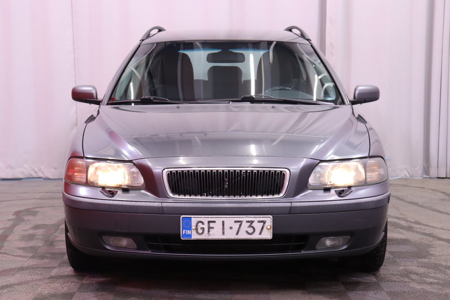 Volvo V70 vaihtoauto