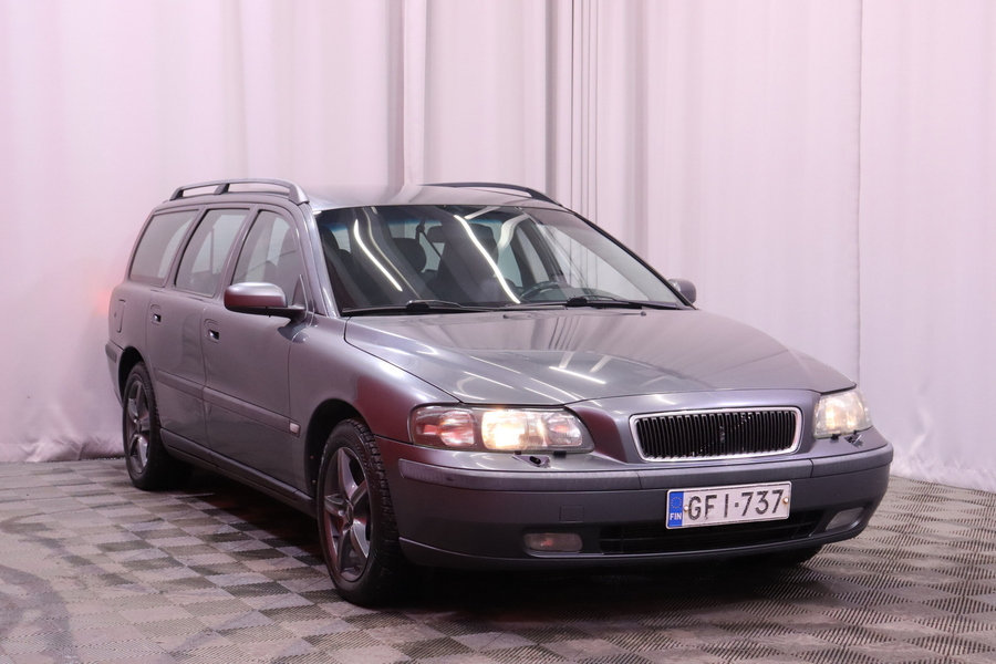Volvo V70 vaihtoauto