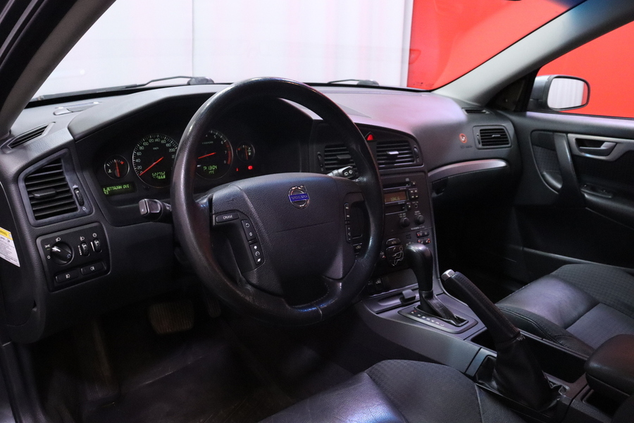 Volvo V70 vaihtoauto