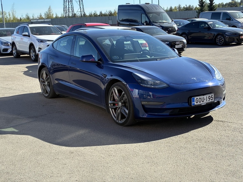 Tesla Model 3 vaihtoauto