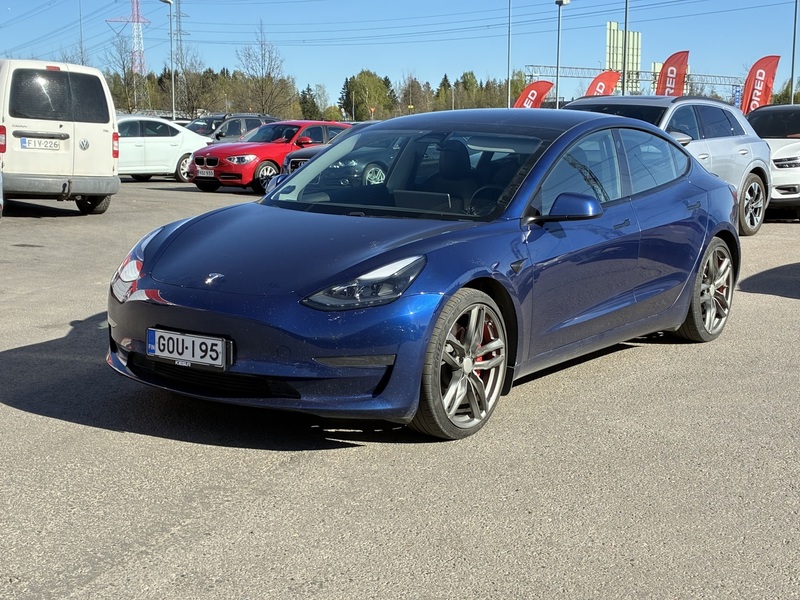 Tesla Model 3 vaihtoauto