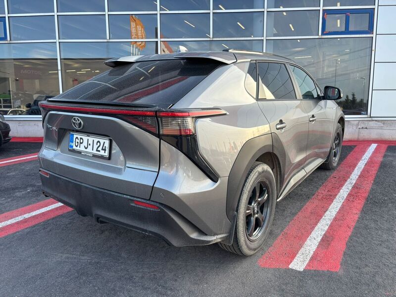 Toyota bZ4X vaihtoauto