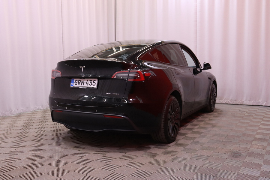 Tesla Model Y vaihtoauto