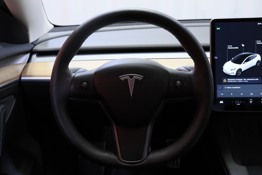 Tesla Model 3 vaihtoauto