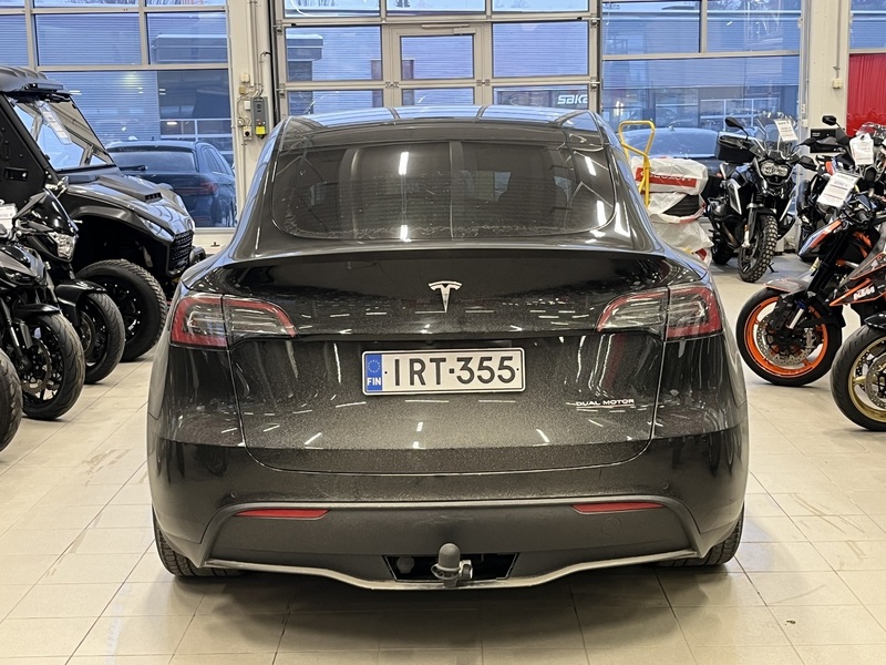Tesla Model Y vaihtoauto