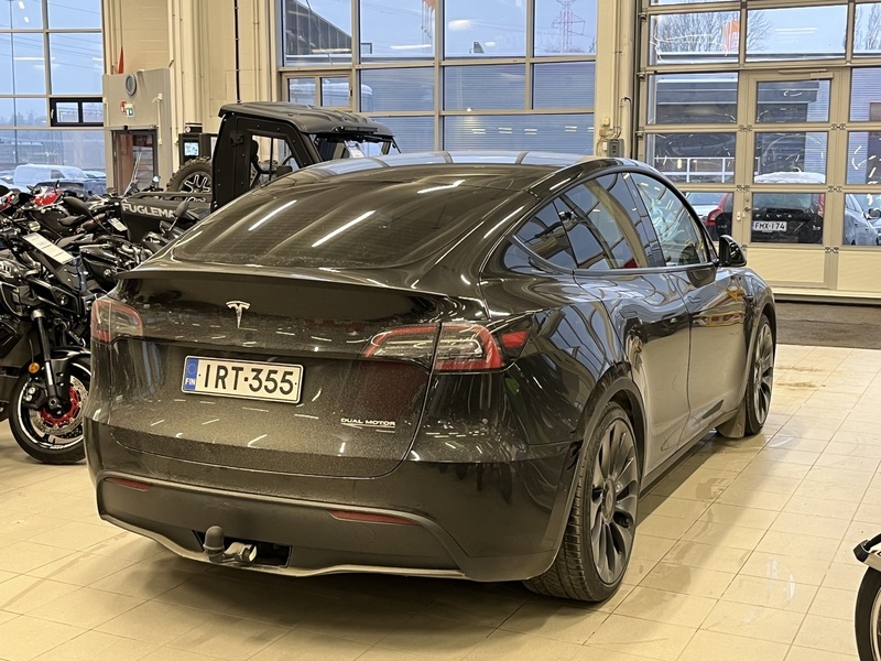 Tesla Model Y vaihtoauto
