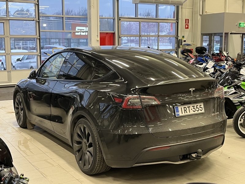 Tesla Model Y vaihtoauto
