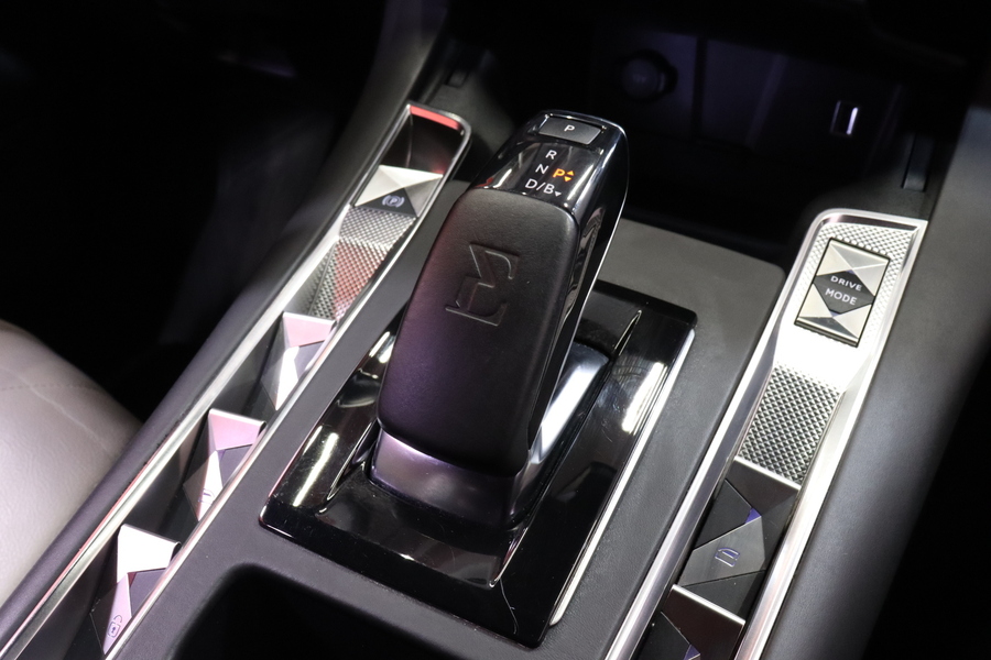 DS 7 vaihtoauto
